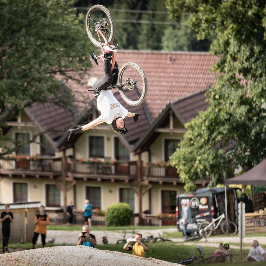 ホテル Gasthof Wiesenhofer Miesenbach  エクステリア 写真
